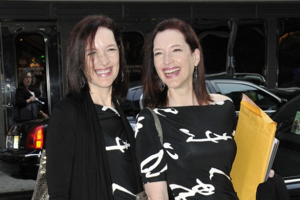 特里(右)及贾米森(左)声称多年来作出不同的预言。