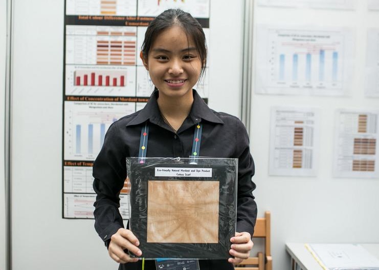 杨守菲在科学上的杰出成就,获NASA以其名字命名一个行星带 。