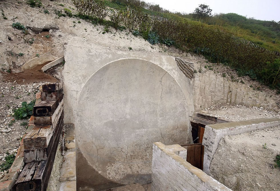 一战期间的声镜,可以提示士兵敌人飞机正在接近,20世纪30年代被雷达取代。