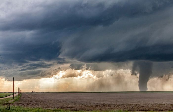 美国职业龙卷风猎人在科罗拉多州一小时就成功追到14场龙卷风