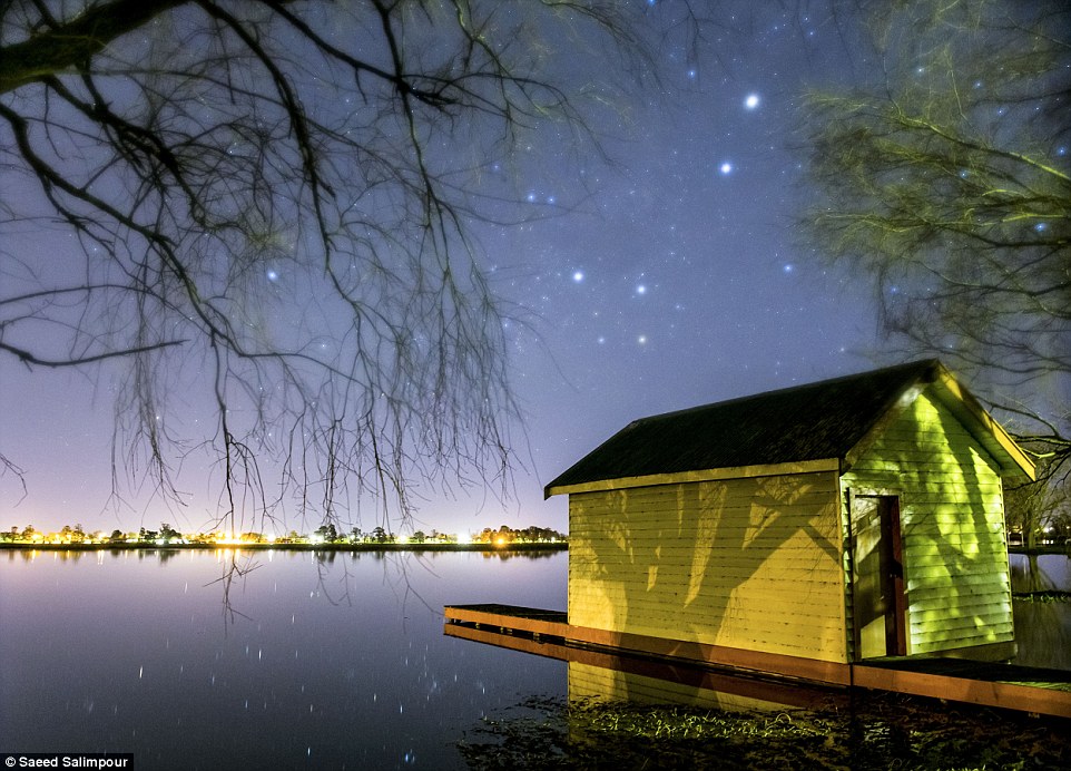 《湖上的南十字星》,摄影师: Saeed Salimpour。