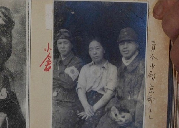 神风特攻队队员临别前所拍摄的照片,丝毫无流露惧色。