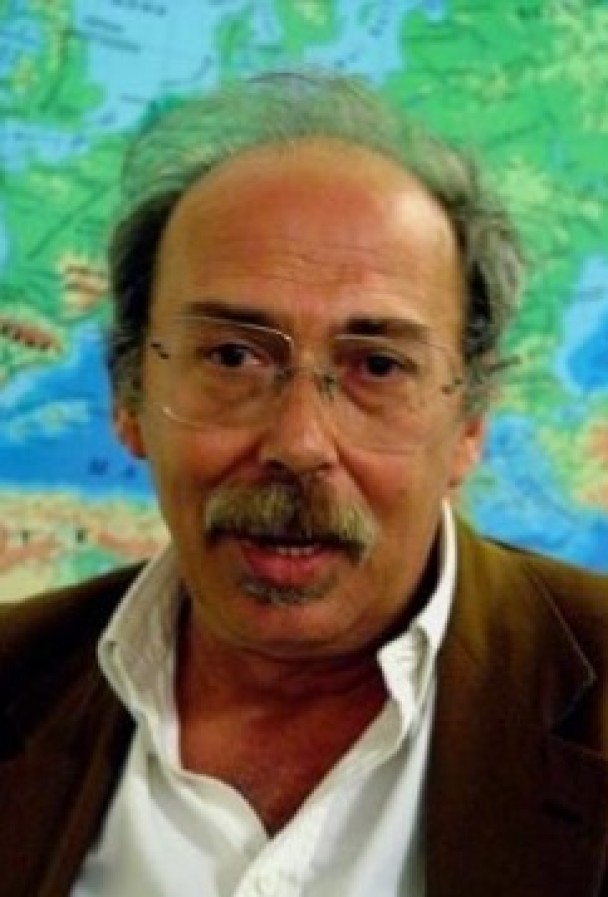 法奥(图)与多名科学家早前到撒丁岛考察。