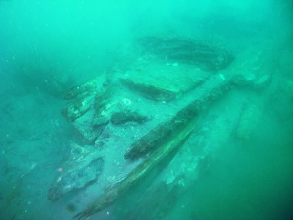 此前发现的军船残骸