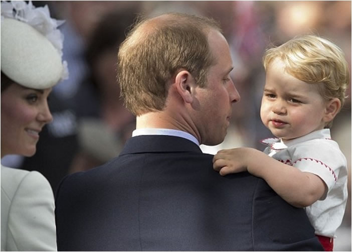 专家称为乔治(右)安全起见,威廉夫妇应移走金链花树。