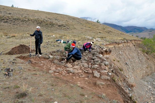 ˹̩ɽһ1500ʷӤľ Bulan-KobinskayaĻй