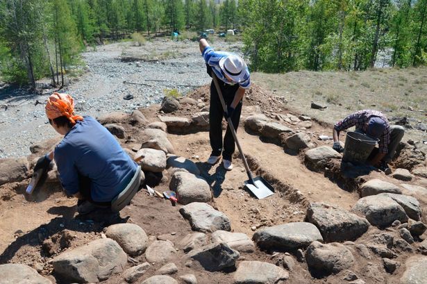 ˹̩ɽһ1500ʷӤľ Bulan-KobinskayaĻй