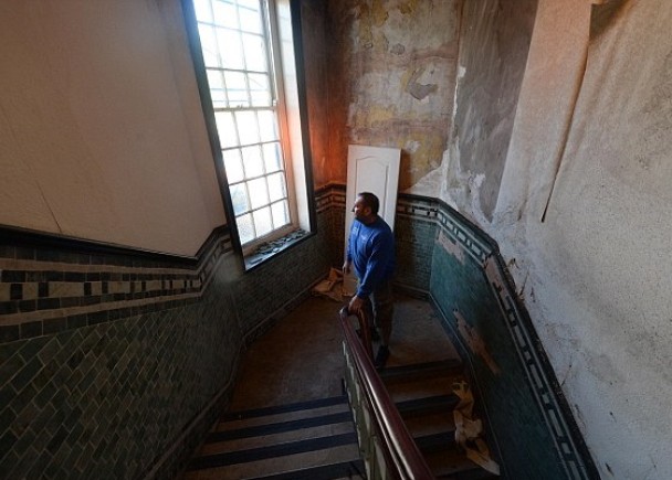 员工(图)表示公司内发生不少怪事