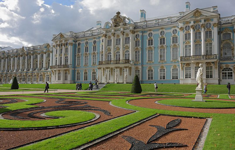 �����ݱ�������ʥ�˵ñ������Ŀ�ɪ�չ��У�1941���ɴ⹥�������Ժ󣬽���������ķ��������˻ص¹��ɴ�Ǳ��С�