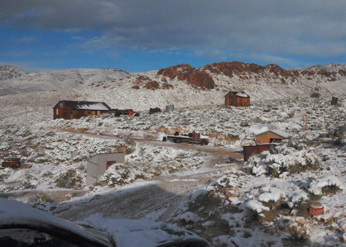 矿场内仍有不少建筑物屹立