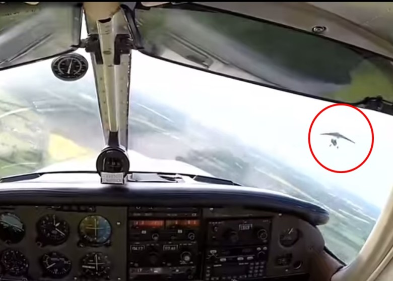 �����ͷɻ�����Ȧ���ڿͻ��Ҳ����������