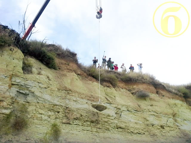 俄罗斯境内发现一个直径4公尺的飞碟形巨石,引发UFO热议纷纷。