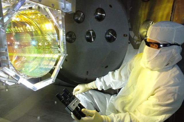 ��������������۲�վ���ó���4�����ͨ������������������������źŴ��ݵ����򣬾�Ҫ����������������ţ������Ǿͻ�̽�⵽������