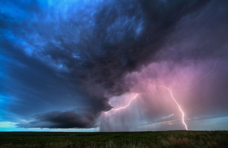 �������籩׷���ߡ����•ŷ��˹��(Mike Olbinski)����Я��3��Ůһ��׷��籩