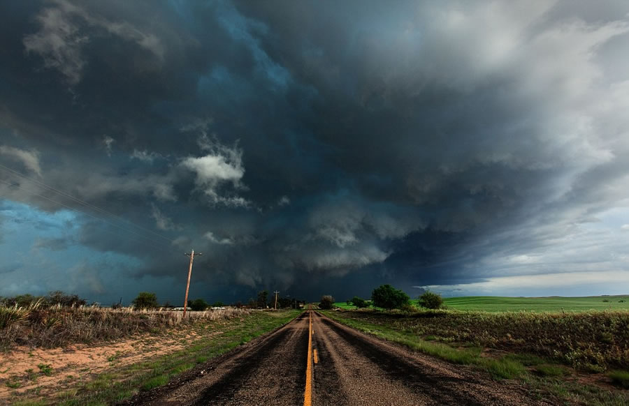 �������籩׷���ߡ����•ŷ��˹��(Mike Olbinski)����Я��3��Ůһ��׷��籩