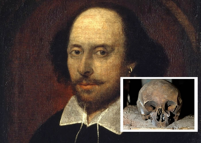 ʥ���ɵ½�����ְ��Ա���ֵ�ͷ�ǣ�Сͼ������������ɯʿ���ǵ�ͷ�ǡ�