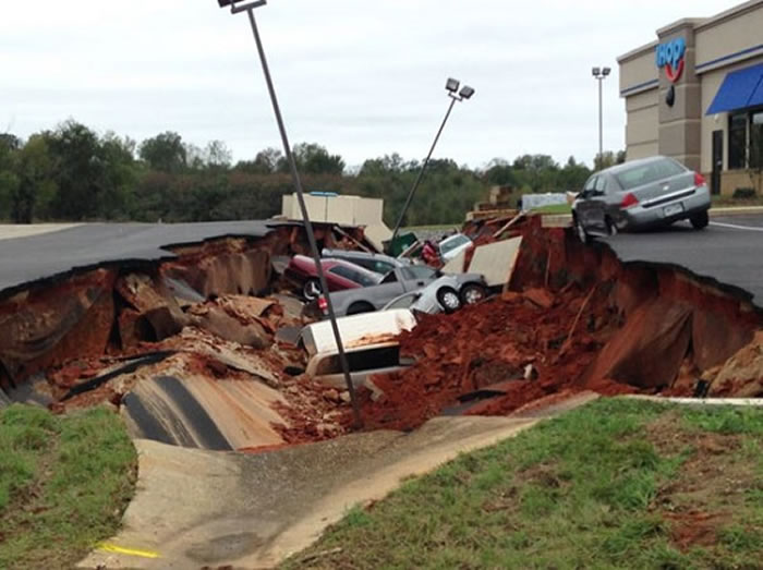 ��������������Ĭ��϶��г��־������