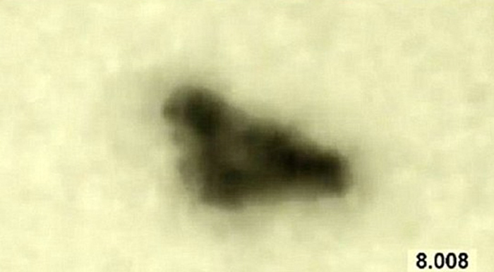 目前YouTube网友上传视频图像显示,11月13日晚上,澳大利亚墨尔本夜空出现超级UFO,形状是三角形。有人猜测可能是UFO取消屏蔽时呈现的“真实面目”