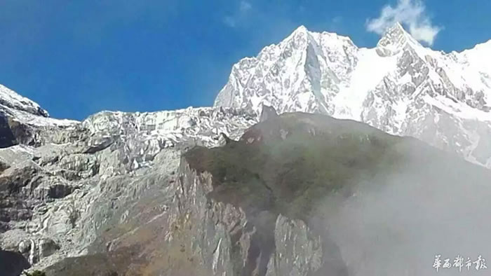 四川海螺沟发现“狼图腾”奇观