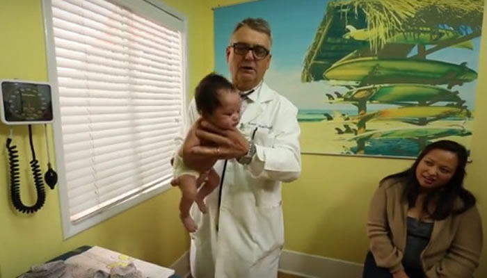 美国儿科医生展示