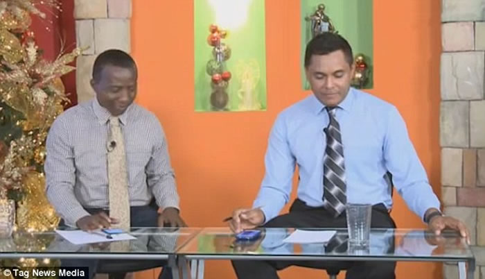 电视节目中一个空玻璃杯诡异自行移动