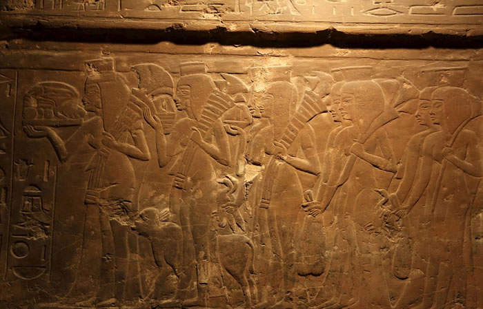 ĹѨ�ڵڶ�������ǽ�ϵĵ����ʾ����������ʽ�ϣ�����λ��������֮ǰ��