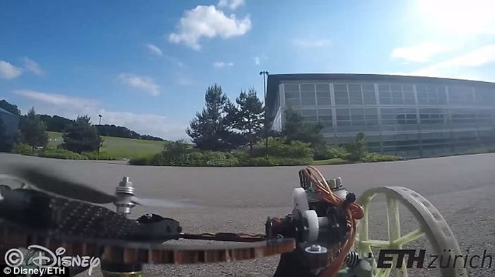 迪士尼研发蜘蛛车“VertiGo”可爬上墙壁甚至天花板