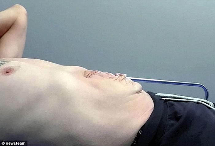 Ӣ������Glenn Williams���ֲ� һ���Զ��Ӿ͹�������