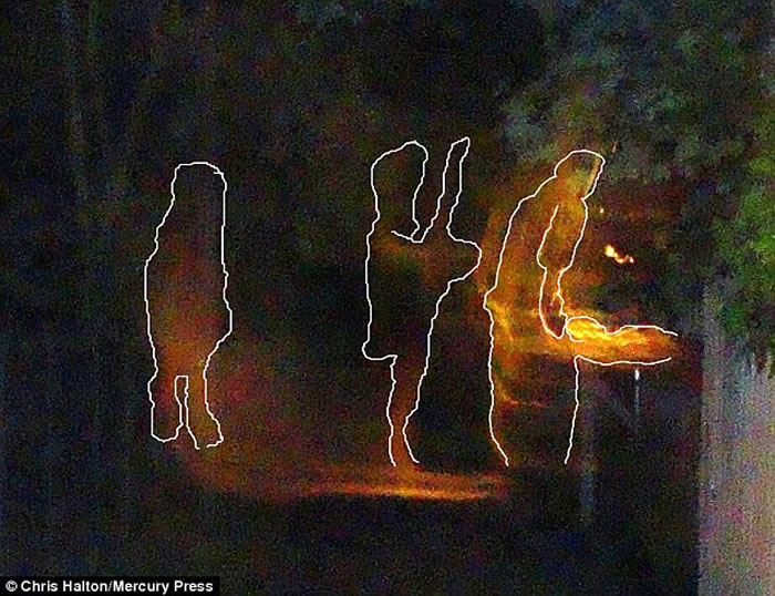 英国埃塞克斯郡处决女巫鬼屋“牢笼”现灵异照 疑似3个鬼魂抬着1个女巫