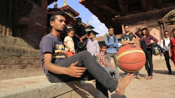 �Ჴ������Thaneswar Guragai����������������������λת����