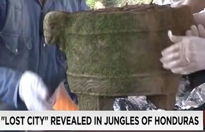 考古学家已起出约60件文物。