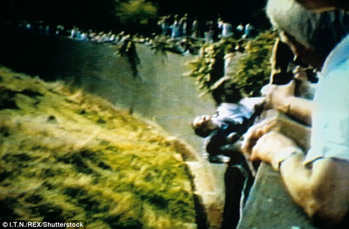 Ӣ������Levan Merritt����ʱ������԰���еõ������ɱ��� �ı���һ��