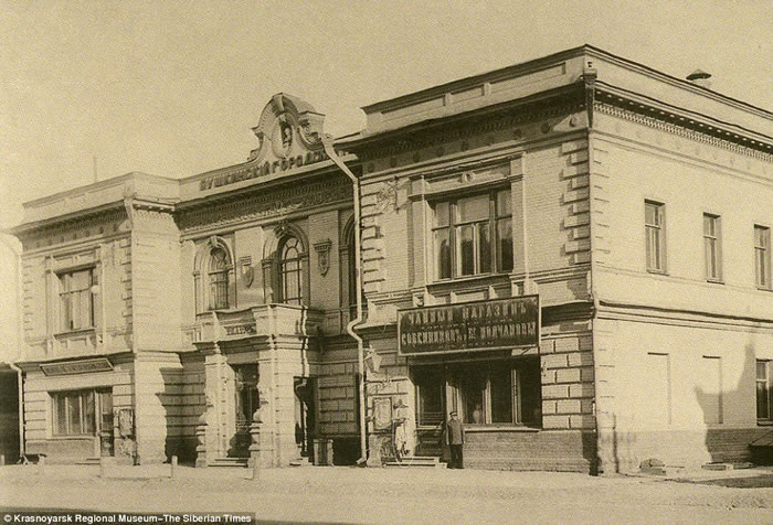 ����˹ѧ�߿�ʼ���ֽ���20������������Ƭ��Ƶ�����ֵ�����Ů��