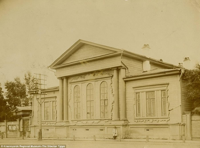 ����˹ѧ�߿�ʼ���ֽ���20������������Ƭ��Ƶ�����ֵ�����Ů��