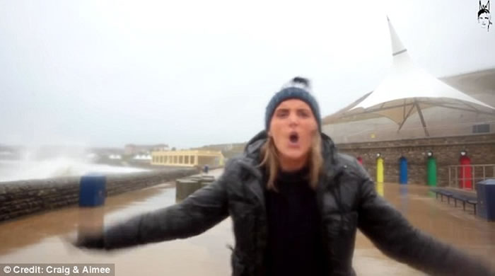 Ӣ������Ů���������㱩����ʵ�� ��������зɳ��Ĵ������