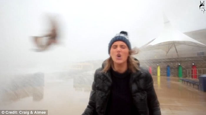 Ӣ������Ů���������㱩����ʵ�� ��������зɳ��Ĵ������