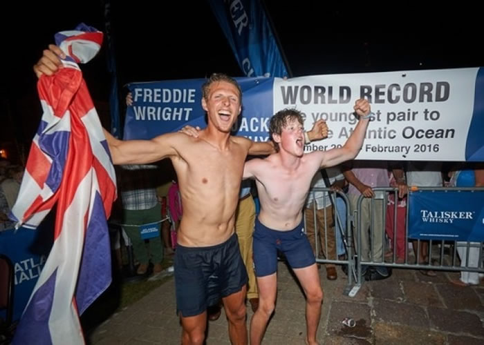 ���˳ɹ����4��Ӣ���ƿ