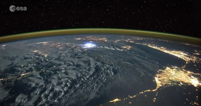 ����̫��վ̫�������㱩���괵Ϯŷ�������ʱ����������龰