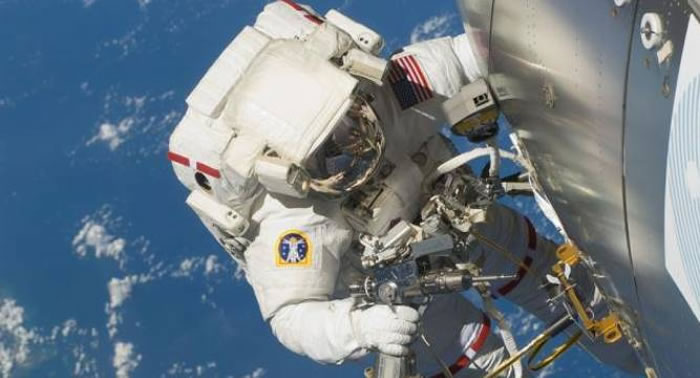 1.83万美国人提交申请书要成为宇航员