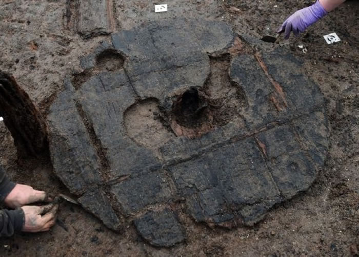 考古学家在英国发现有3000年历史的车轮