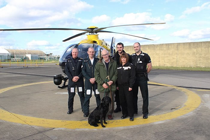 马丁获救后除了感谢警察的帮忙,特别感谢一直陪伴在身旁的爱犬。
