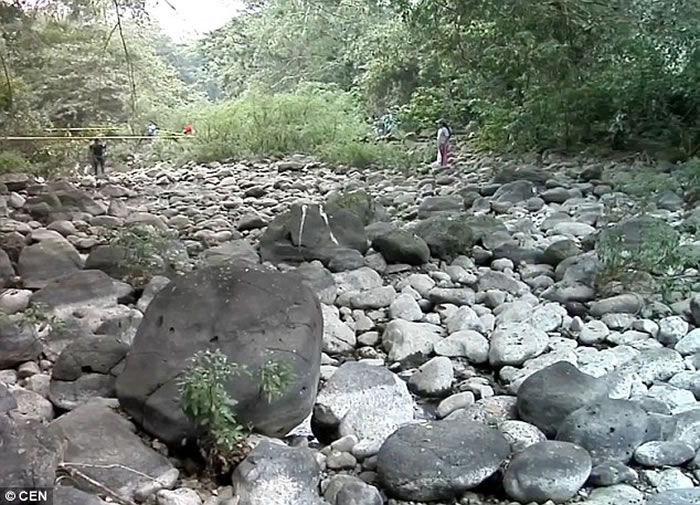 ��ҹͻȻ�������� ī���簢���ǿ˺�һ�κӵ���Ȼһҹ��ʧ