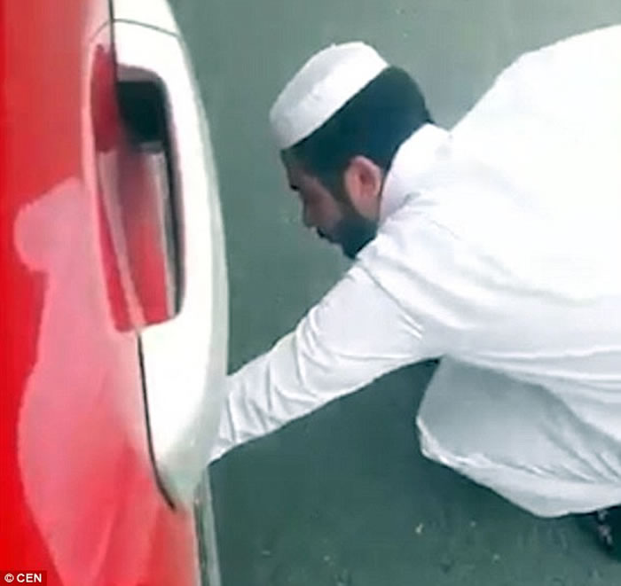 �ж����ҿ������׶������æ��·�ϻ��Ҵ�