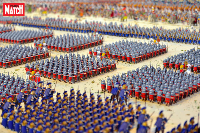 ����Jean-Michel Leuillierʹ��2.6���ħ����ż(Playmobil)�����׳��ս������