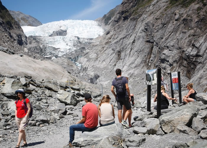 ��������ů����������Լɪ����������ڻ������˵�ɽ����Զ����