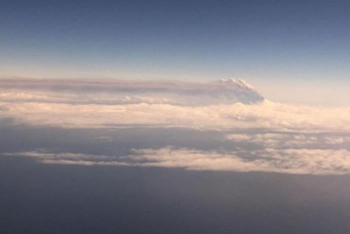 能见度受严重影响,不少航班要取消。