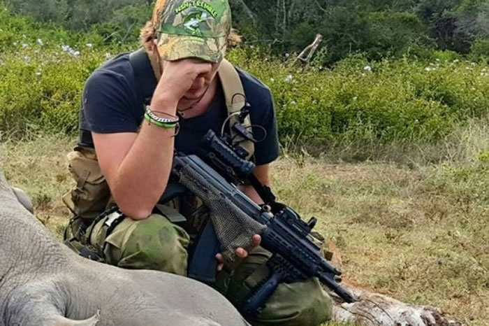 园方人员哀伤痛哭