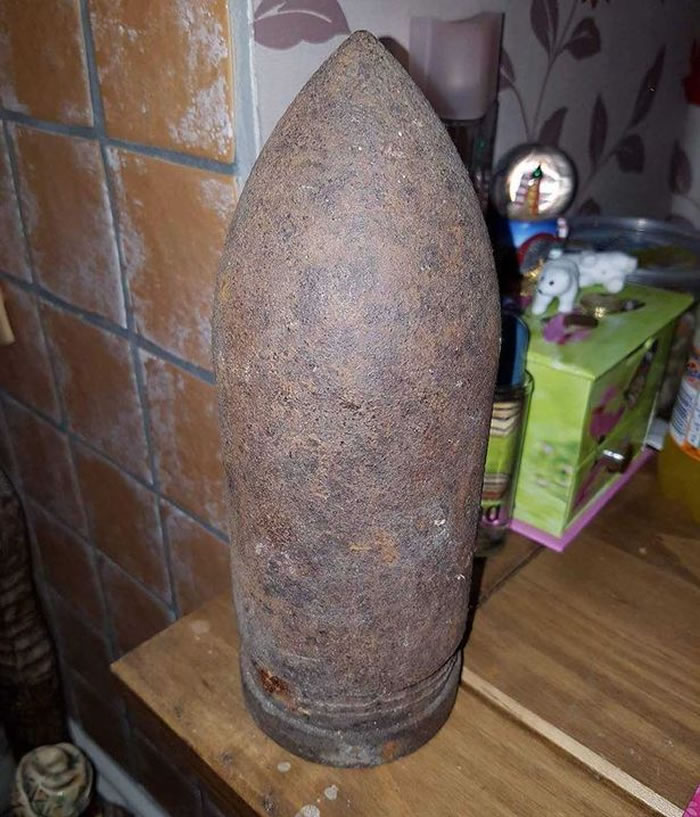 Ӣ�������ԼҺ�Ժ�ڵ�һö100��ǰ���ڵ�