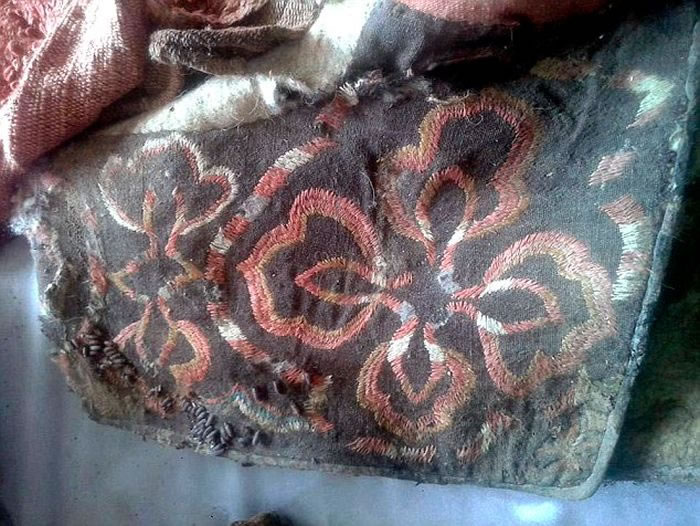 阿尔泰山脉发现的1500年前突厥干尸脚上穿着现代Adidas球鞋?