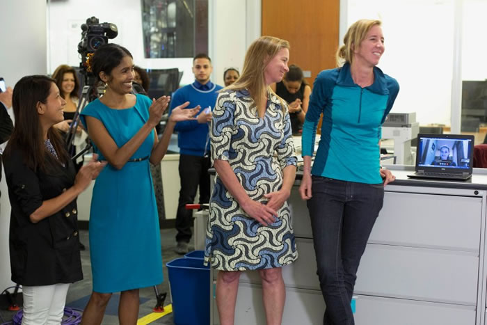 ��˹�أ���һ�����Ŷ���������������˵��������ģ���÷ɭ������СөĻ�У������εı�����